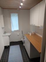 Kodinhoitohuoneesta on pesukone poistettu vesivahinkovaaran vuoksi